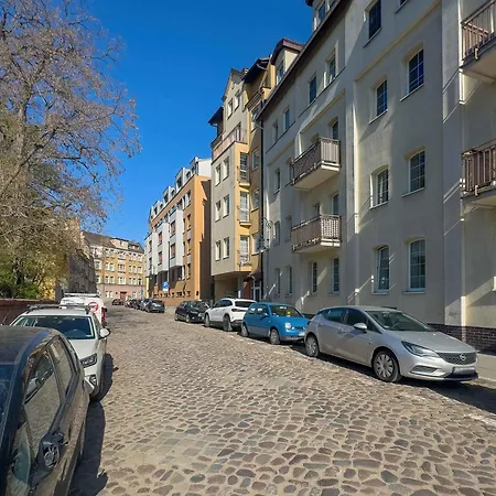 Modern Close To The Old Market Square And The Warta River By Renters Apartment